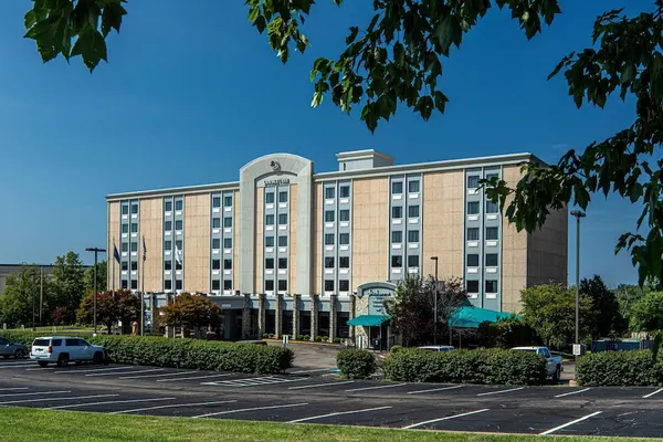 Photo 1 - DoubleTree by Hilton Pittsburgh Airport