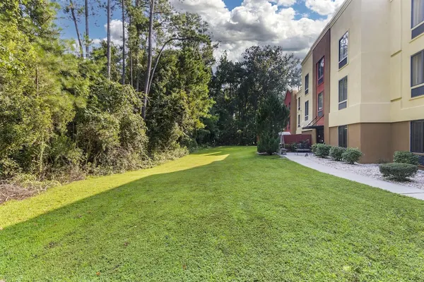 Photo 1 - Best Western Plus Richmond Hill Inn