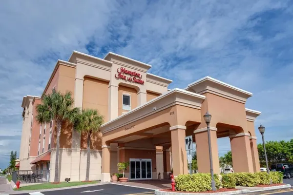 Photo 1 - Hampton Inn & Suites - Cape Coral/Fort Myers Area, FL