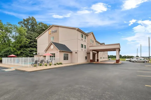 Photo 1 - Comfort Inn & Suites Tuscumbia - Muscle Shoals
