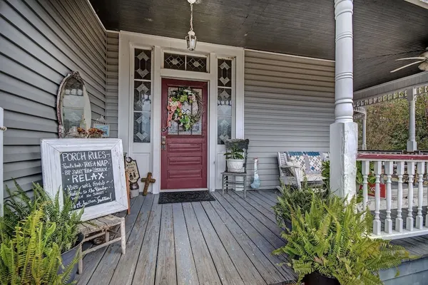 Photo 1 - Clyde and Marie's Bed & Breakfast