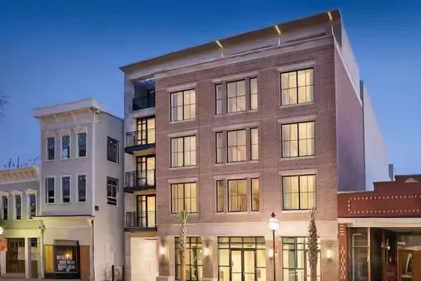 Photo 1 - Hilton Vacation Club King 583 Charleston