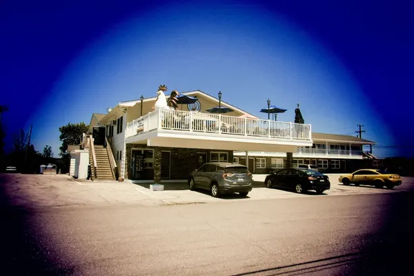 Photo 1 - Brewer Motor Inn