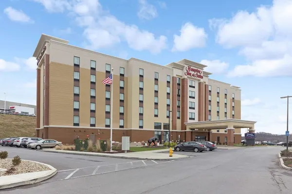 Photo 1 - Hampton Inn & Suites Morgantown / University Town Centre