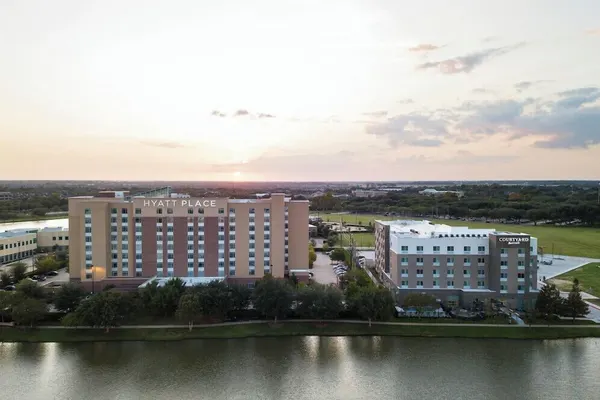 Photo 1 - Courtyard by Marriott Houston Sugar Land/Lake Pointe