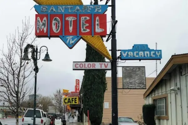 Photo 1 - Santa Fe Motel Tehachapi by Hotel O