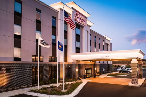 Photo 1 - Hampton Inn & Suites at Wisconsin Dells Lake Delton