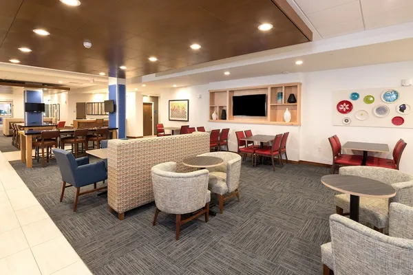 Photo 1 - Holiday Inn Express & Suites Gaylord by IHG