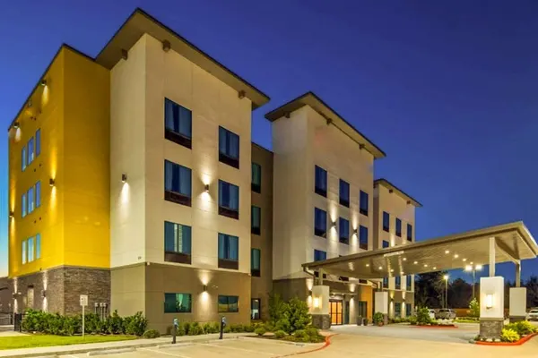 Photo 1 - Comfort Inn & Suites Houston I-45 North - IAH