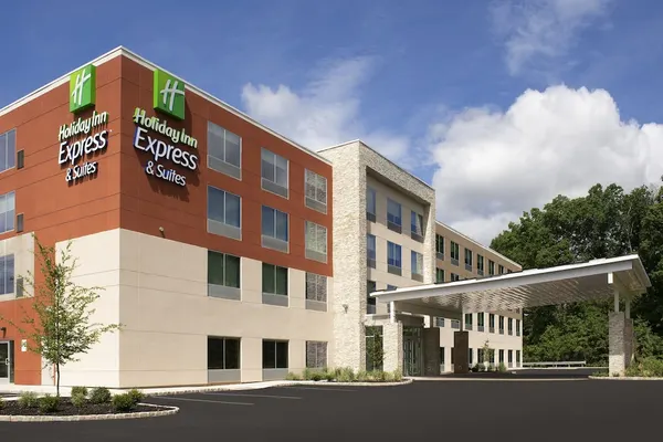 Photo 1 - Holiday Inn Express and Suites North Brunswick by IHG