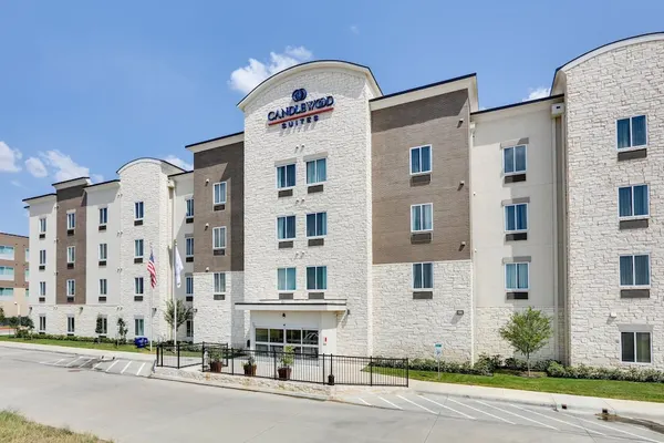 Photo 1 - Candlewood Suites Dallas NW - Farmers Branch, an IHG Hotel