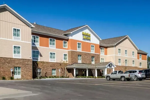 Photo 1 - MainStay Suites Hackberry Sportsman's Lodge