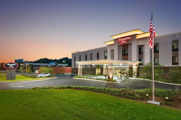 Photo 1 - Hampton Inn Wetumpka