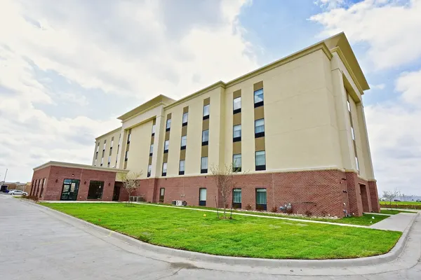 Photo 1 - Hampton Inn Kirksville