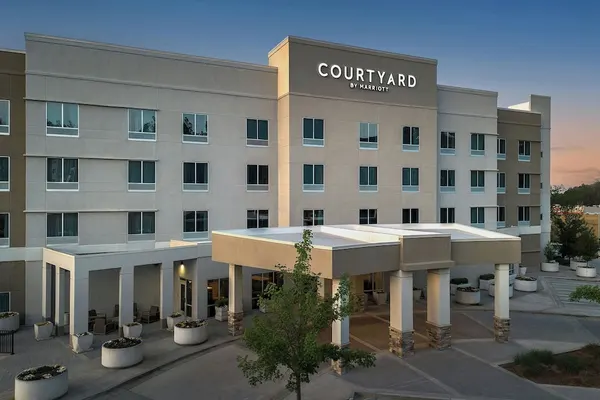 Photo 1 - Courtyard by Marriott Atlanta Kennesaw