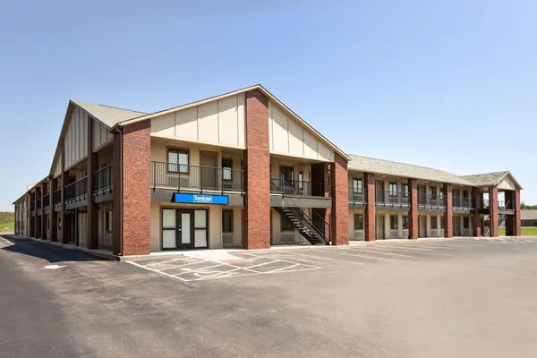 Photo 1 - Travelodge by Wyndham Wellington KS