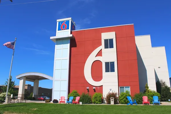 Photo 1 - Motel 6 Mankato, MN