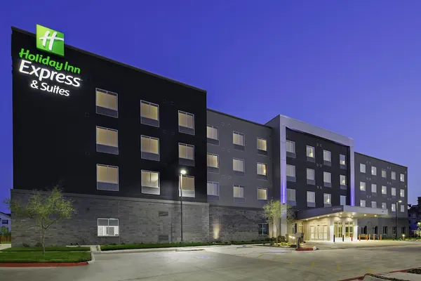 Photo 1 - Holiday Inn Express & Suites Lubbock Central - Univ Area, an IHG Hotel