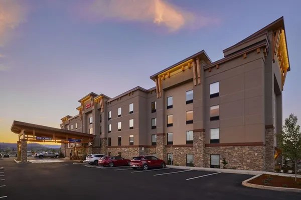 Photo 1 - Hampton Inn & Suites Roseburg