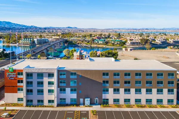 Photo 1 - Holiday Inn Express And Suites Lake Havasu - London Bridge, an IHG Hotel