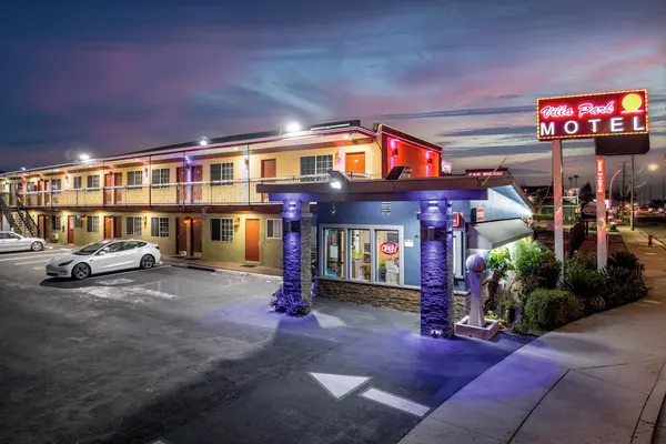 Photo 1 - Orange Villa Park Motel