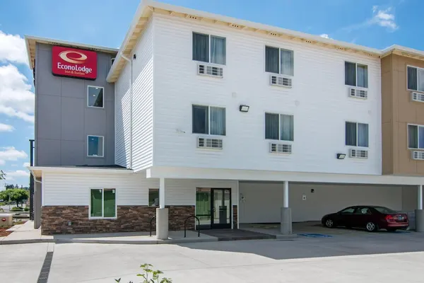 Photo 1 - Econo Lodge Inn & Suites Springfield Main Street