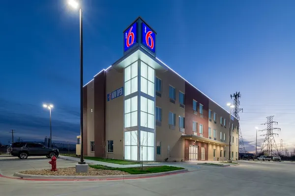 Photo 1 - Motel 6 Fort Worth, TX - North - Saginaw