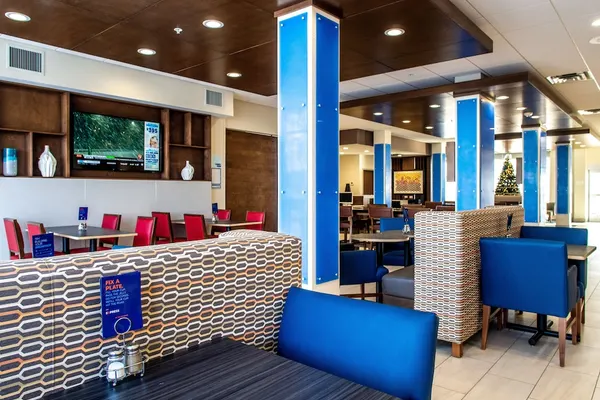 Photo 1 - Holiday Inn Express & Suites Oklahoma City Airport by IHG