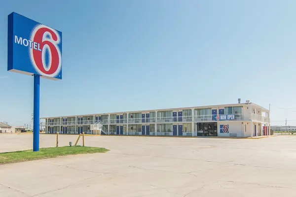 Photo 1 - Motel 6 Liberal, KS