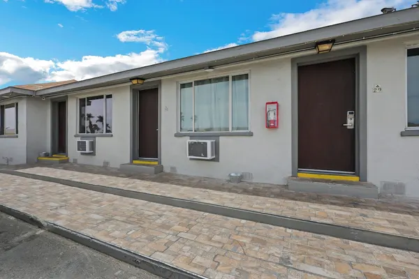 Photo 1 - Desert Moon Motel