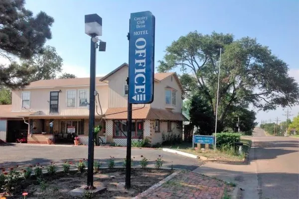 Photo 1 - Country Club Inn