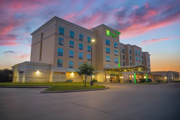 Photo 1 - Holiday Inn & Suites Houston NW - Willowbrook by IHG