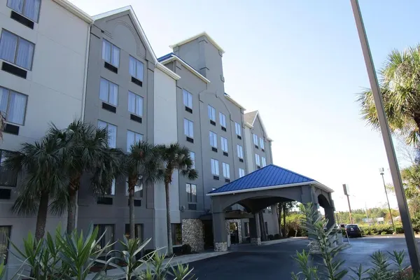 Photo 1 - Country Inn & Suites by Radisson, Murrells Inlet, SC