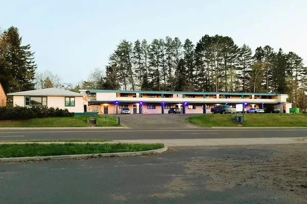 Photo 1 - Love Hotels Timberline By OYO Lake Superior