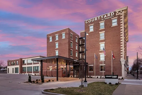 Photo 1 - Courtyard by Marriott Cape Girardeau Downtown