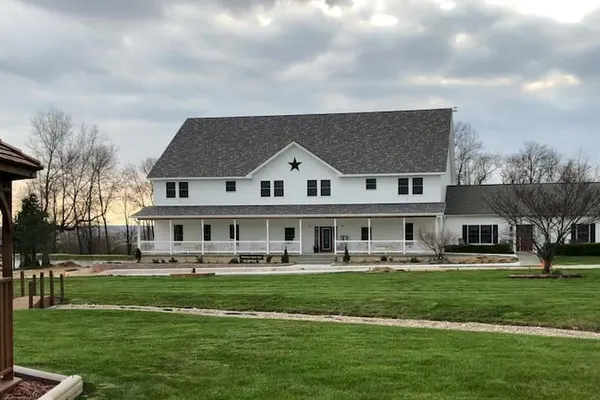 Photo 1 - Pleasant Grove Inn