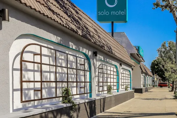 Photo 1 - Solo Motel - Broadway