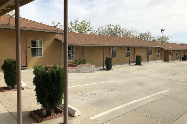 Photo 1 - Topper Motel