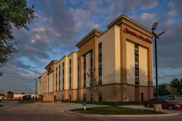 Photo 1 - Hampton Inn & Suites Dallas/Plano Central