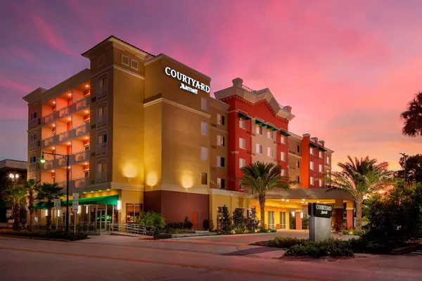 Photo 1 - Courtyard by Marriott DeLand Historic Downtown