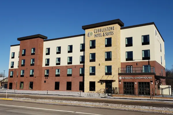 Photo 1 - Cobblestone Hotel & Suites - Appleton International Airport