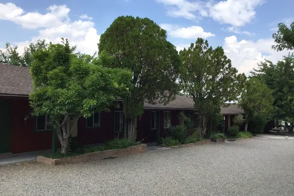 Photo 1 - Andruss Motel