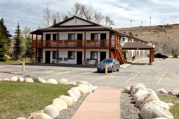 Photo 1 - Beartooth Hideaway Inn and Cabins