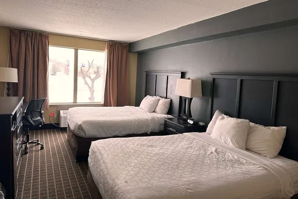 Photo 1 - Days Inn & Suites by Wyndham Norton Shores/Muskegon