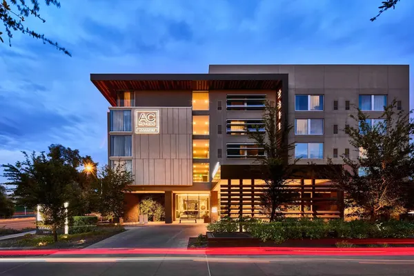 Photo 1 - AC Hotel by Marriott Phoenix Biltmore