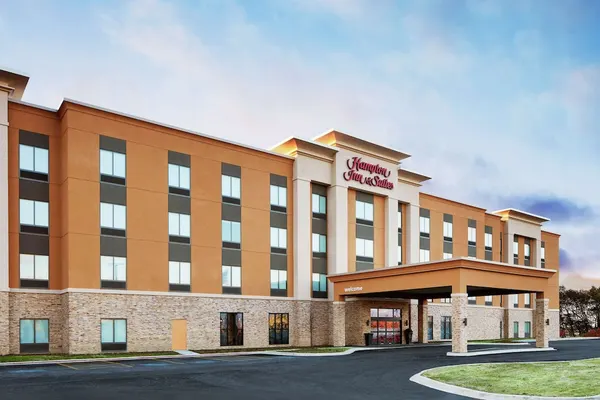 Photo 1 - Hampton Inn & Suites Chicago Waukegan