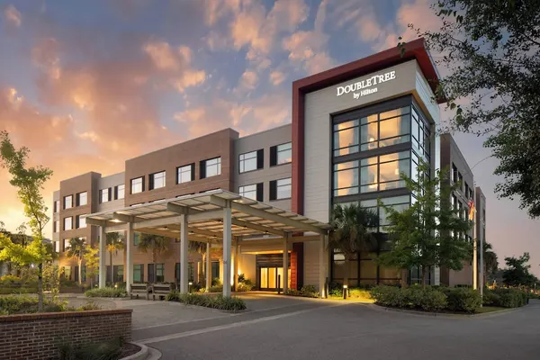 Photo 1 - DoubleTree by Hilton Charleston Riverview