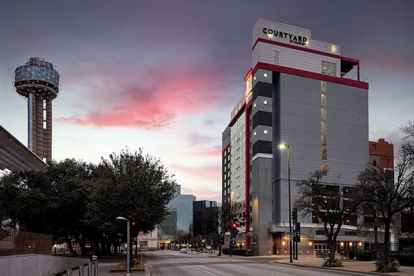 Photo 1 - Courtyard by Marriott Dallas Downtown/Reunion District