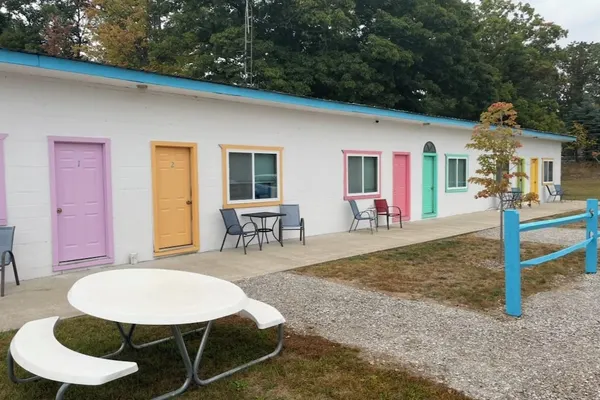 Photo 1 - Riverview Inn