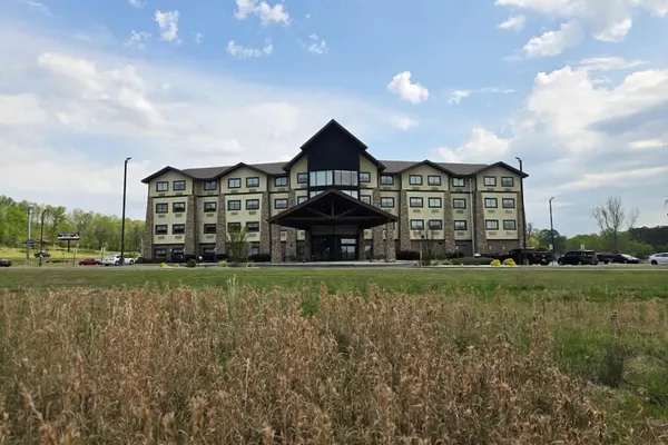 Photo 1 - Comfort Inn and Suites Near Lake Guntersville